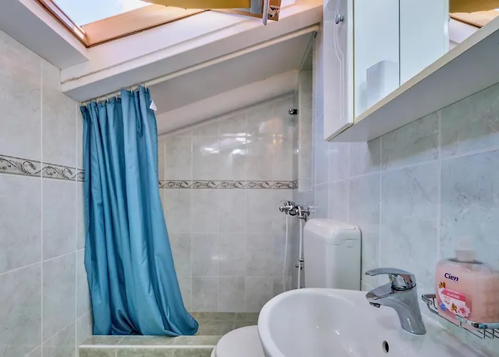 Apartment With A Parking Space Losinj, Losinj - 23418