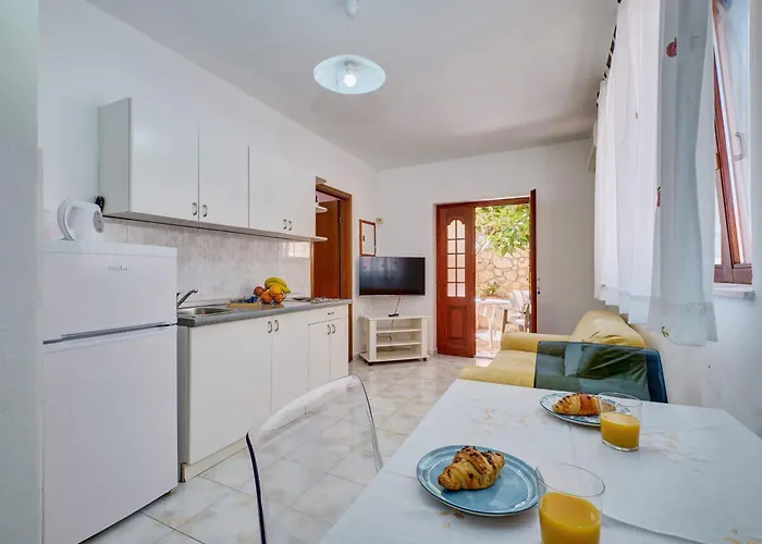 With A Parking Space Losinj, Losinj - 23418 Apartment