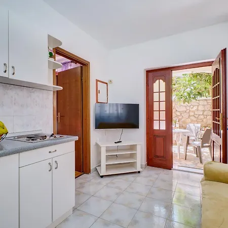 With A Parking Space Losinj, Losinj - 23418 Apartament