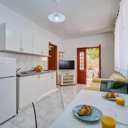 With A Parking Space Losinj, Losinj - 23418 Apartament
