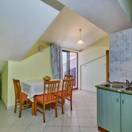 Apartamento With A Parking Space Losinj, Losinj - 23418
